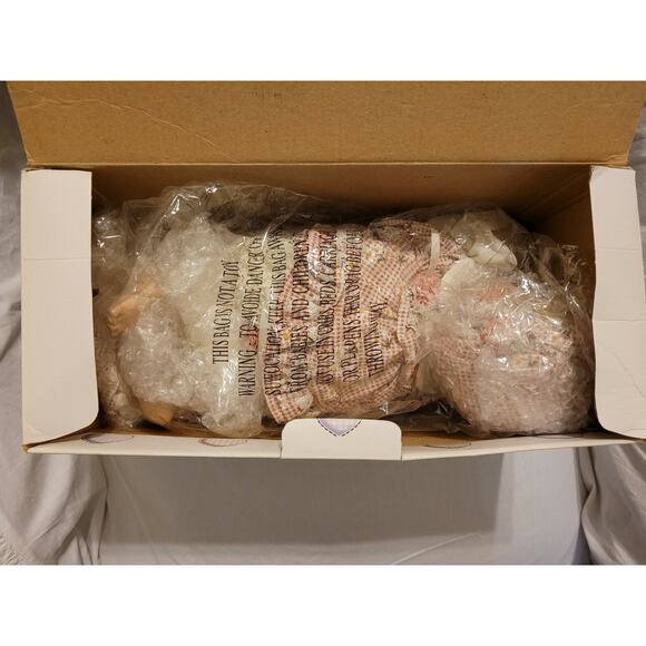 Rare 14" Precious Moments porcelain cottage core baby doll with orig box - Picture 10 of 12